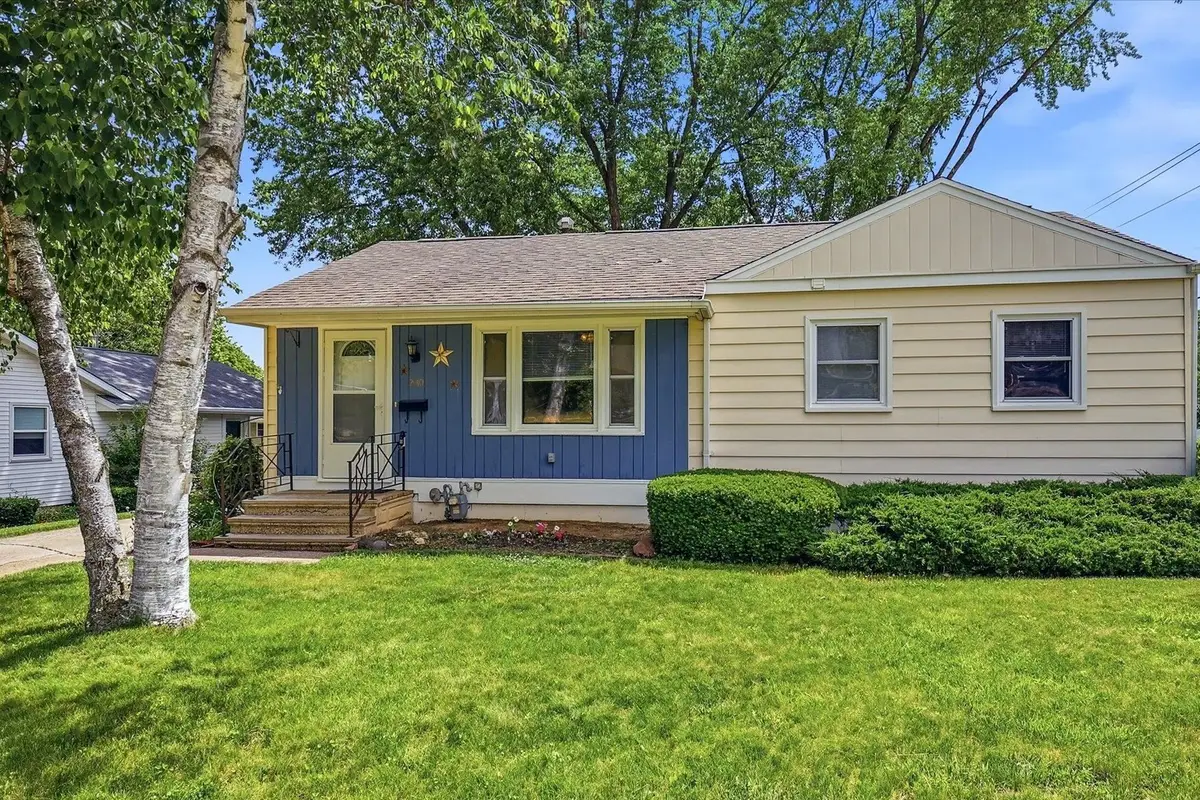 2010 Deborah Drive, Dubuque, IA 52001 - #1