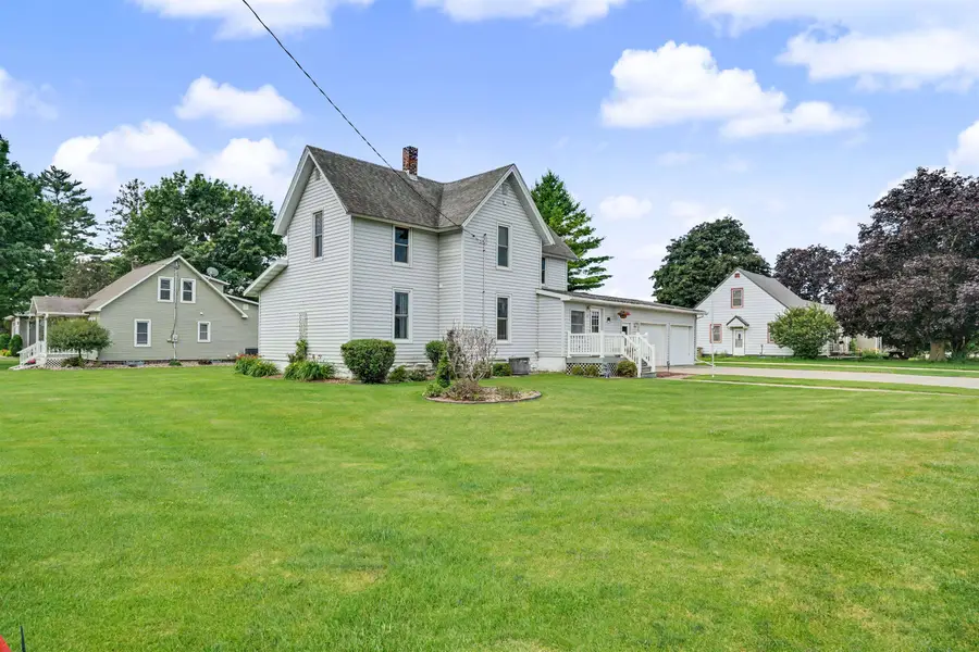207 E Jackson Street, Edgewood, IA 52042 - #2