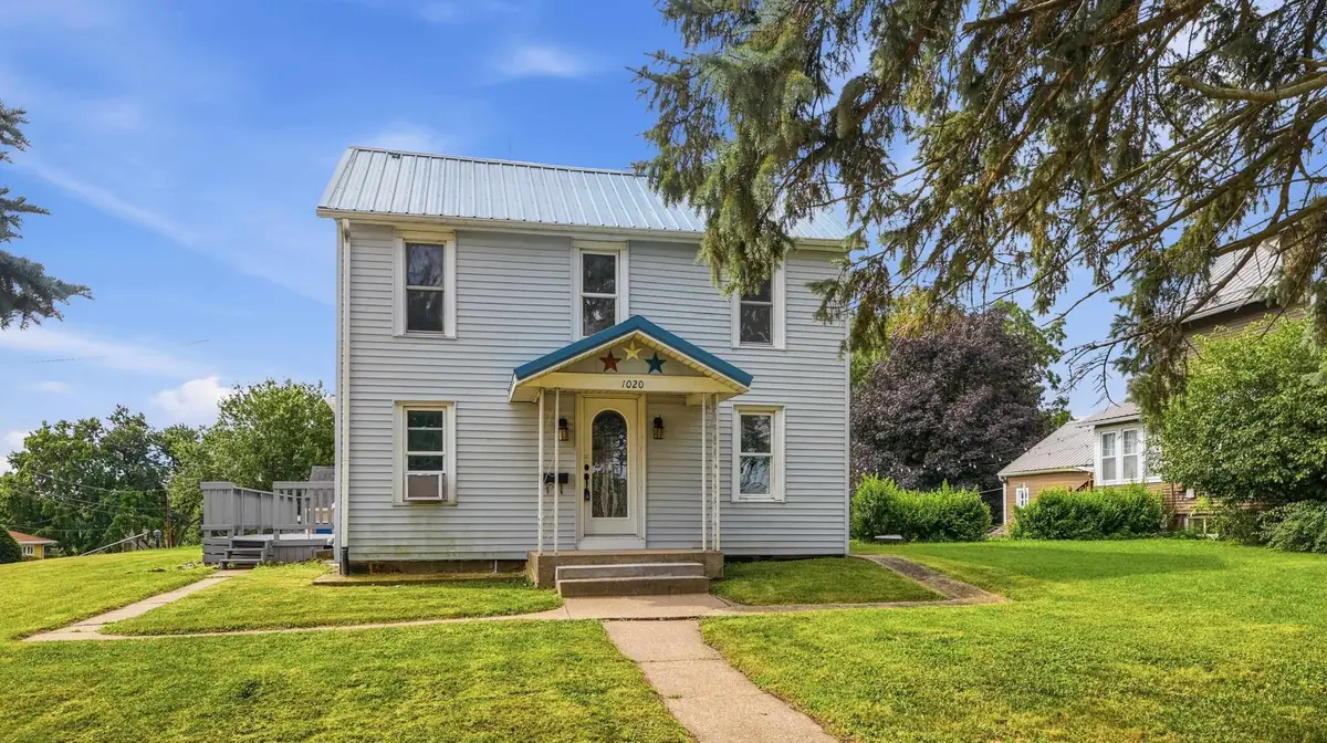 1020 Cleveland Avenue, Dubuque, IA 52001 - #1
