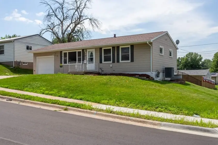 2491 Martin Drive, Dubuque, IA 52001 - #2