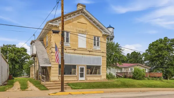 412 Main Street, Colesburg, IA 52035