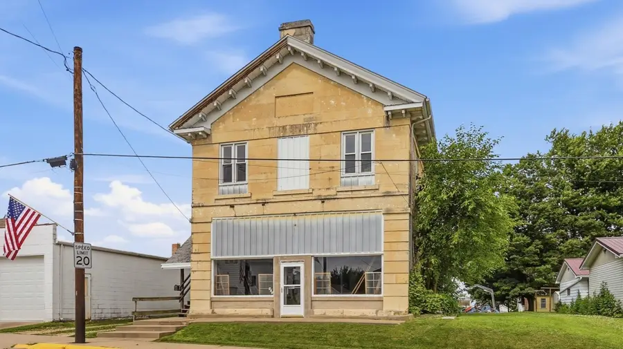 412 Main Street, Colesburg, IA 52035 - #2