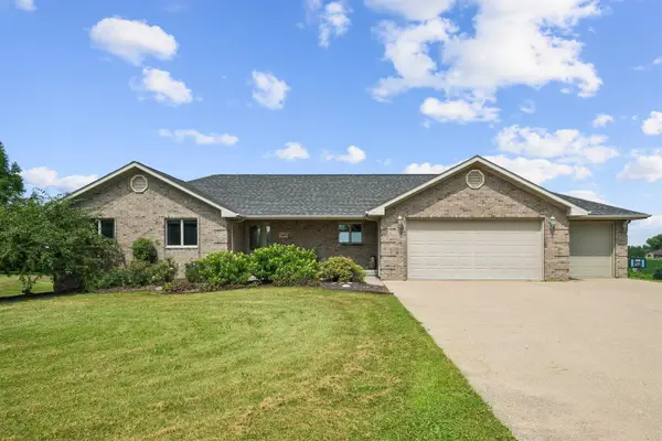 8423 Southern Hills Court, Dubuque, IA 52003