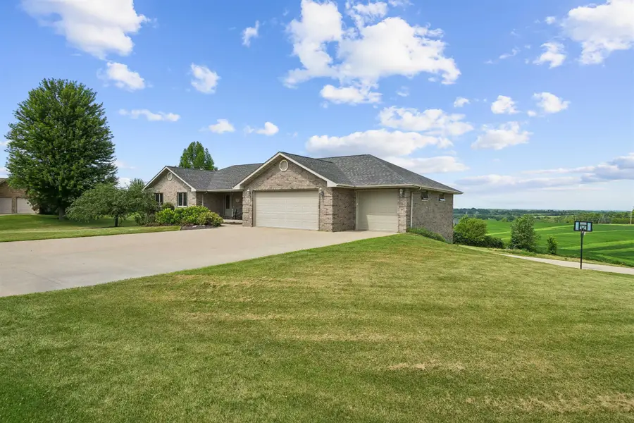 8423 Southern Hills Court, Dubuque, IA 52003 - #3