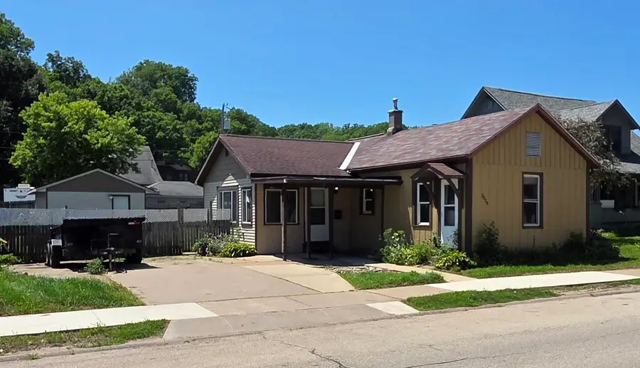 3029 Central Avenue, Dubuque, IA 52001-0212 - #2