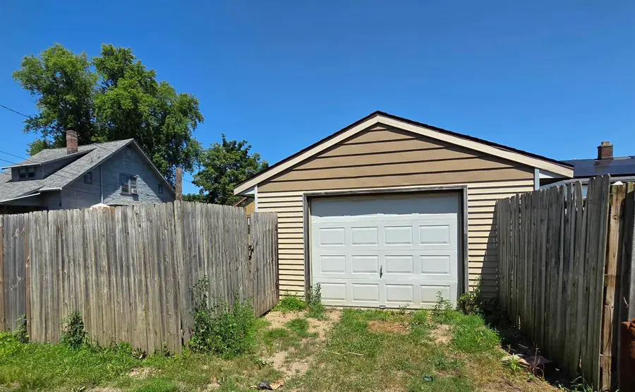 3029 Central Avenue, Dubuque, IA 52001-0212 - #3