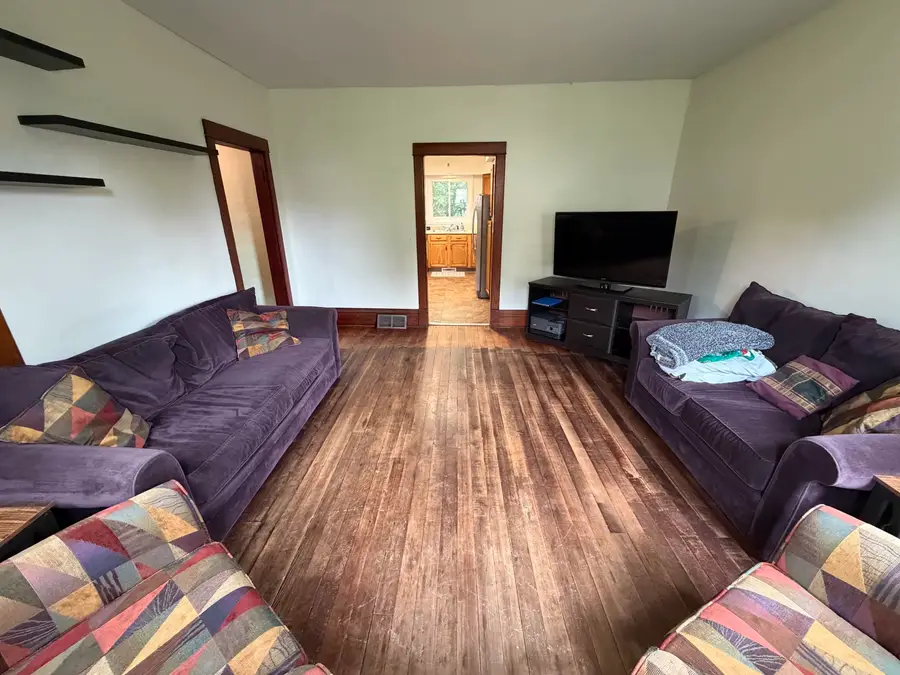1090 Glen Oak Street, Dubuque, IA 52001 - #3