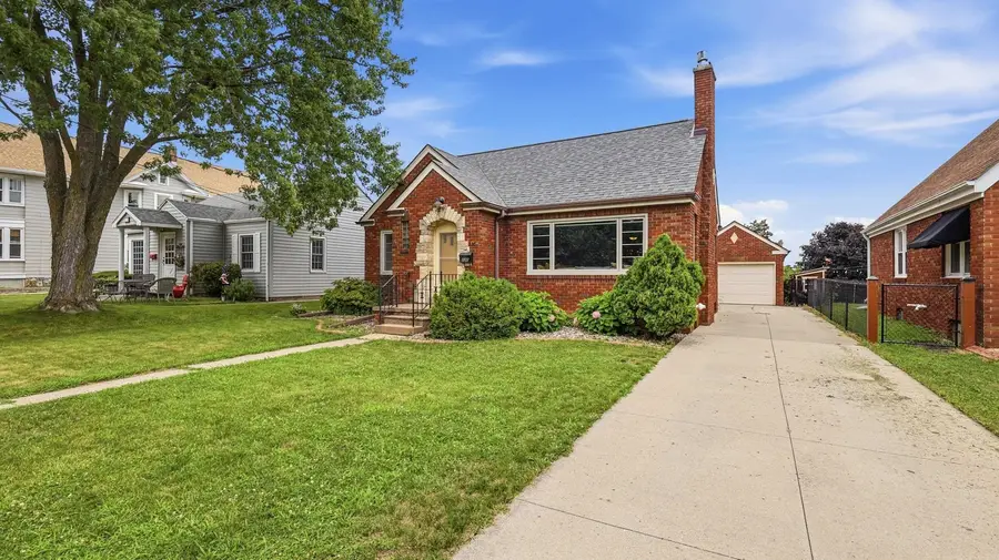 530 S Grandview Avenue, Dubuque, IA 52003 - #2