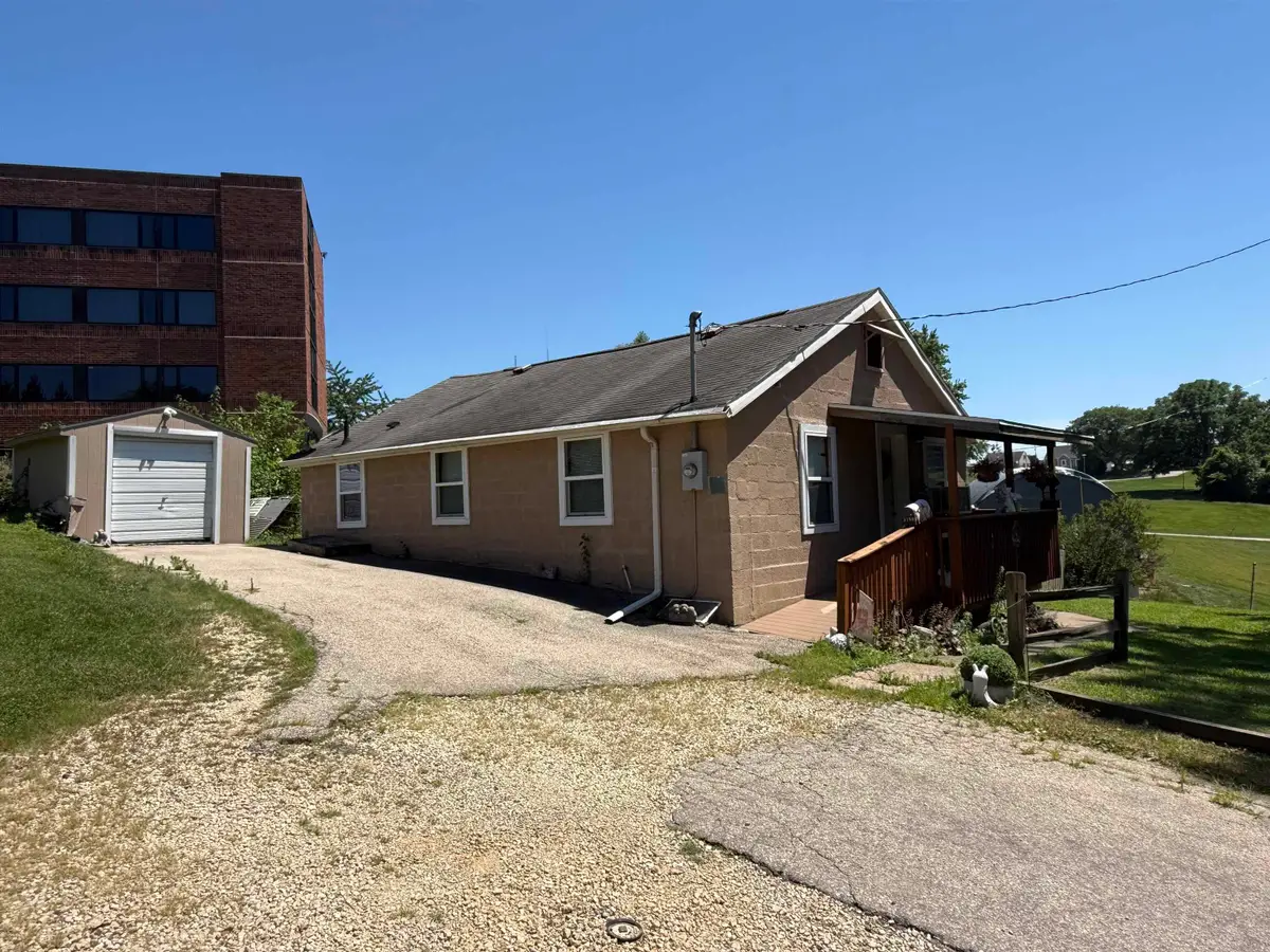 3180 Sheridan Road, Dubuque, IA 52001 - #1