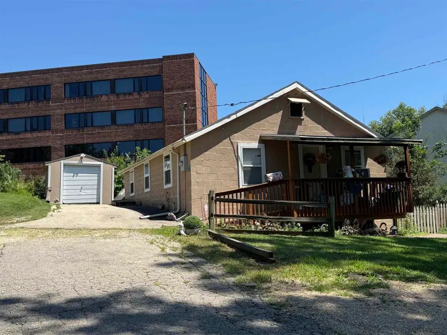 3180 Sheridan Road, Dubuque, IA 52001 - #3
