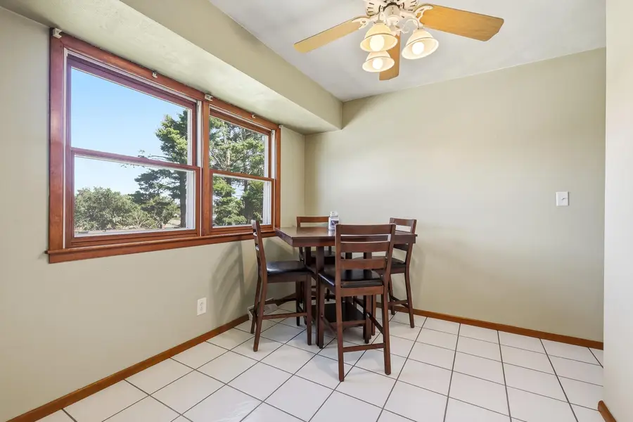 2172 Saint John Drive, Dubuque, IA 52002 - #3
