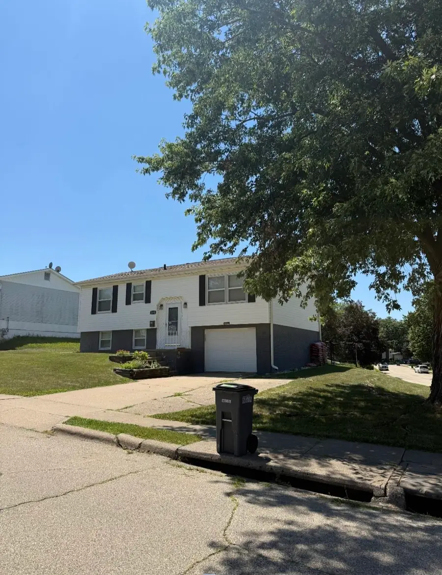 2695 Dove Street, Dubuque, IA 52002 - #2