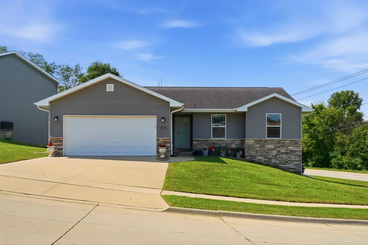 800 Marisa Ridge, Dubuque, IA 52001 - #1