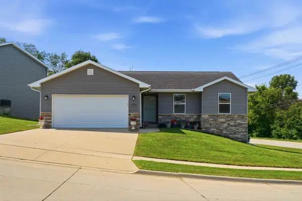 800 Marisa Ridge, Dubuque, IA 52001