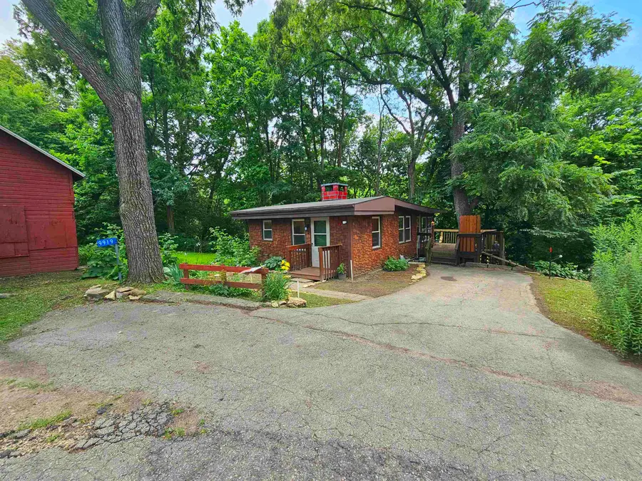 9919 Shawondasee Drive, Dubuque, IA 52003-9565 - #2