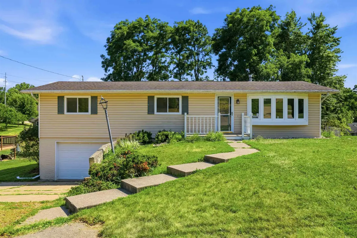 10296 Boleyn Road, Dubuque, IA 52001 - #1