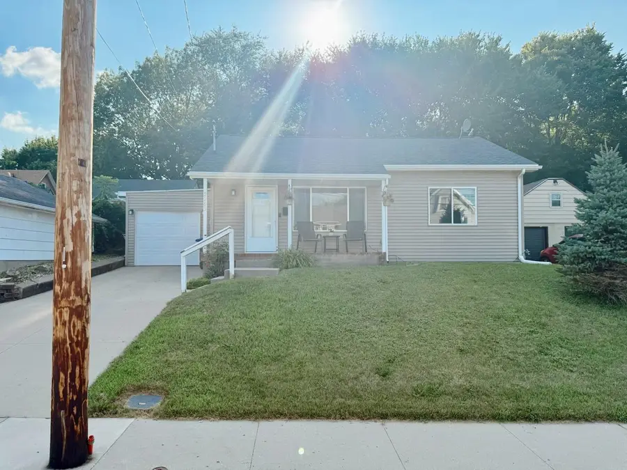 2265 Woodworth Street, Dubuque, IA 52001 - #2