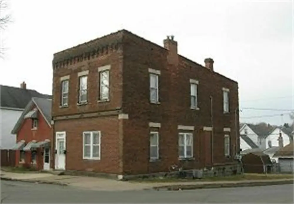 2317 Queen Street, Dubuque, IA 52001 - #1