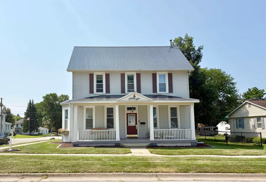 525 5th Ave Se, Dyersville, IA 52040 - #2