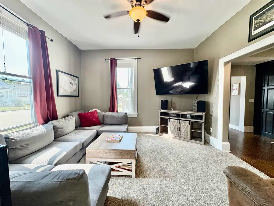 525 5th Ave Se, Dyersville, IA 52040 - #3