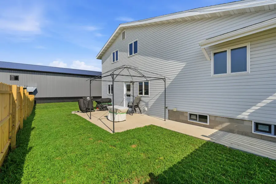 106 Mccarren Drive, Manchester, IA 52057-0000 - #2