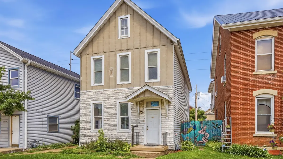2034 Jackson Street, Dubuque, IA 52001 - #1