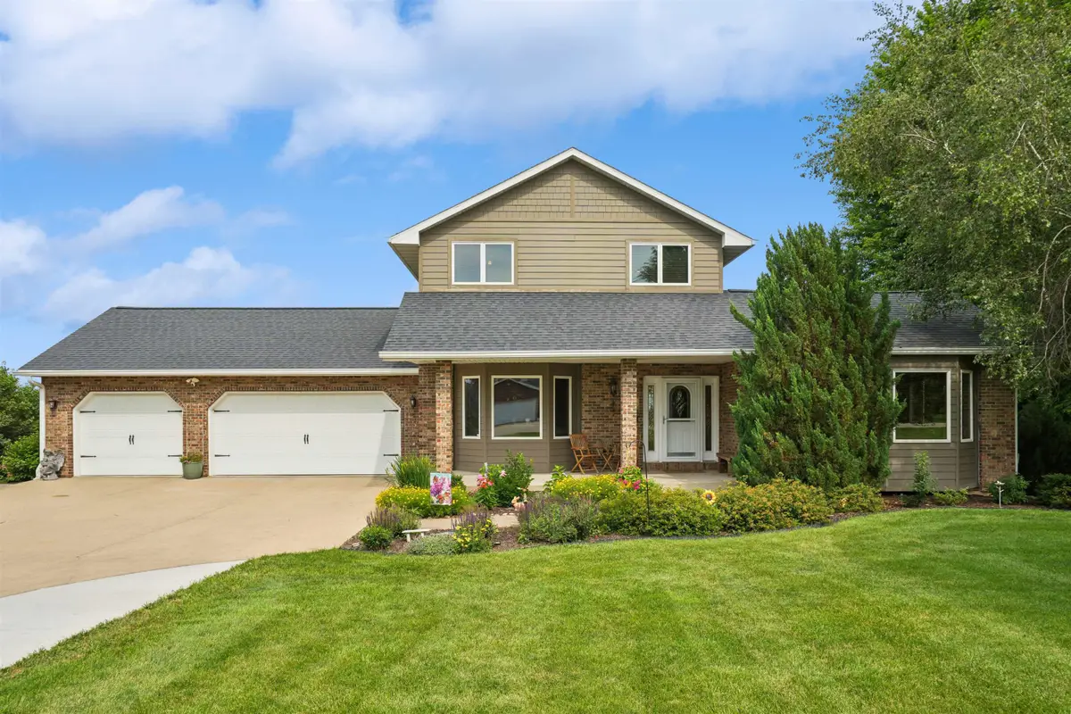 15848 Woodmoor Drive, Dubuque, IA 52002 - #1