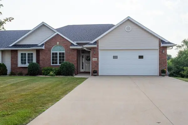 1943 Spyglass Drive, Asbury, IA 52002