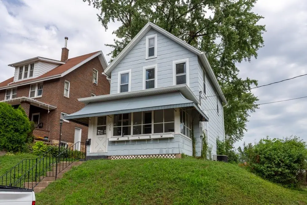 1225 Vernon Street, Dubuque, IA 52001 - #1