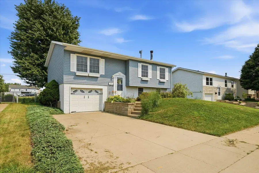 2610 Dove Street, Dubuque, IA 52002 - #2