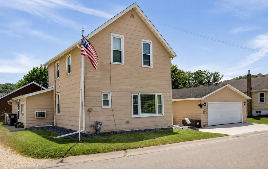 400 Church Street, Bellevue, IA 52031 - #2