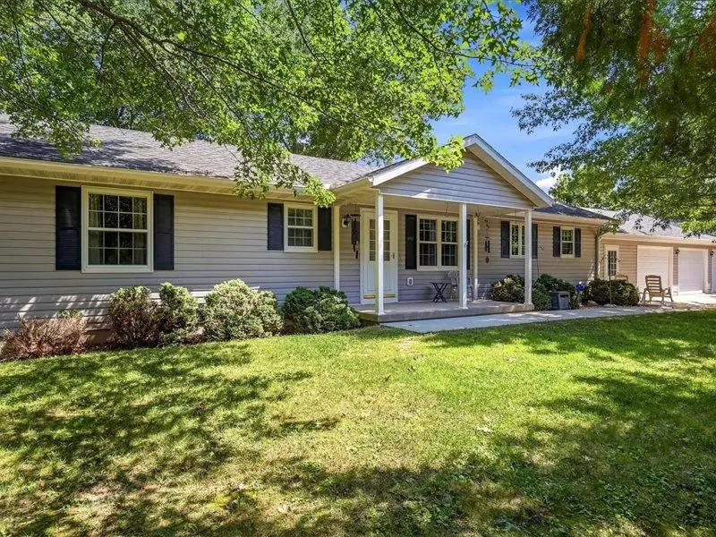 9800 & 9801 Cedar Street, Bernard, IA 52032-9330 - #2