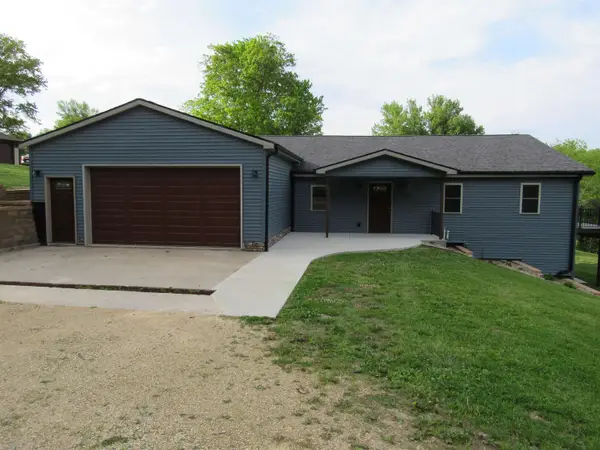 10104 Cedar Street, Bernard, IA 52032