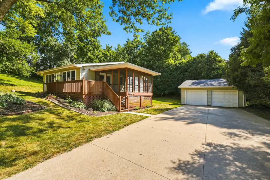 3890 Inwood Avenue, Dubuque, IA 52001 - #3