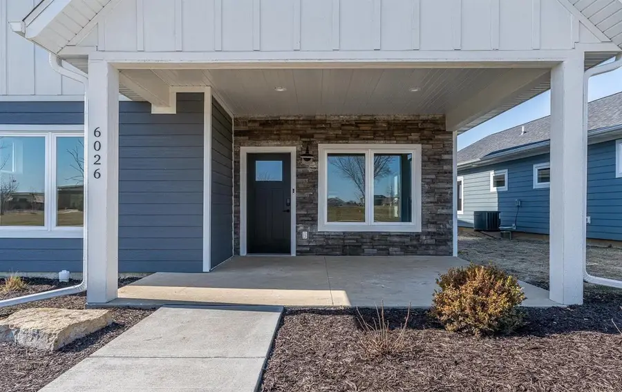 6026 Mississippi Avenue, Davenport, IA 52807 - #2