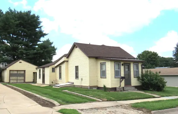 306 S Clark Street, Maquoketa, IA 52060