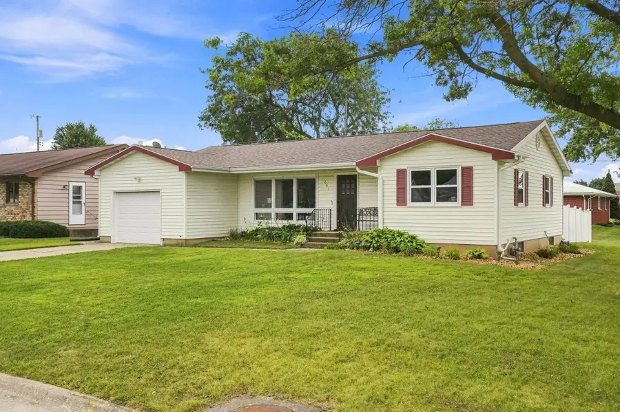 601 SE 9th Avenue, Dyersville, IA 52040 - #3