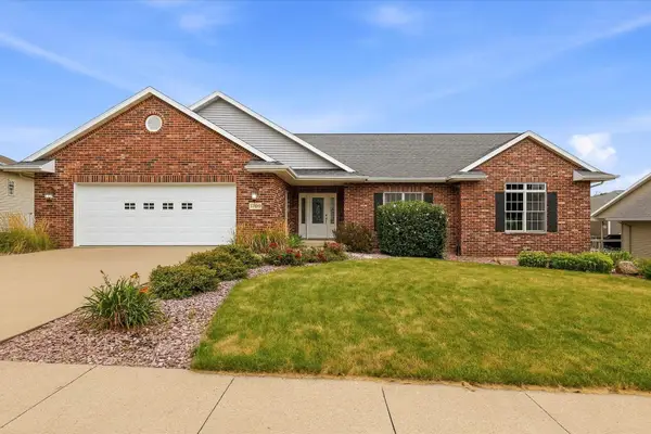 5700 Clay Ridge Drive, Dubuque, IA 52002