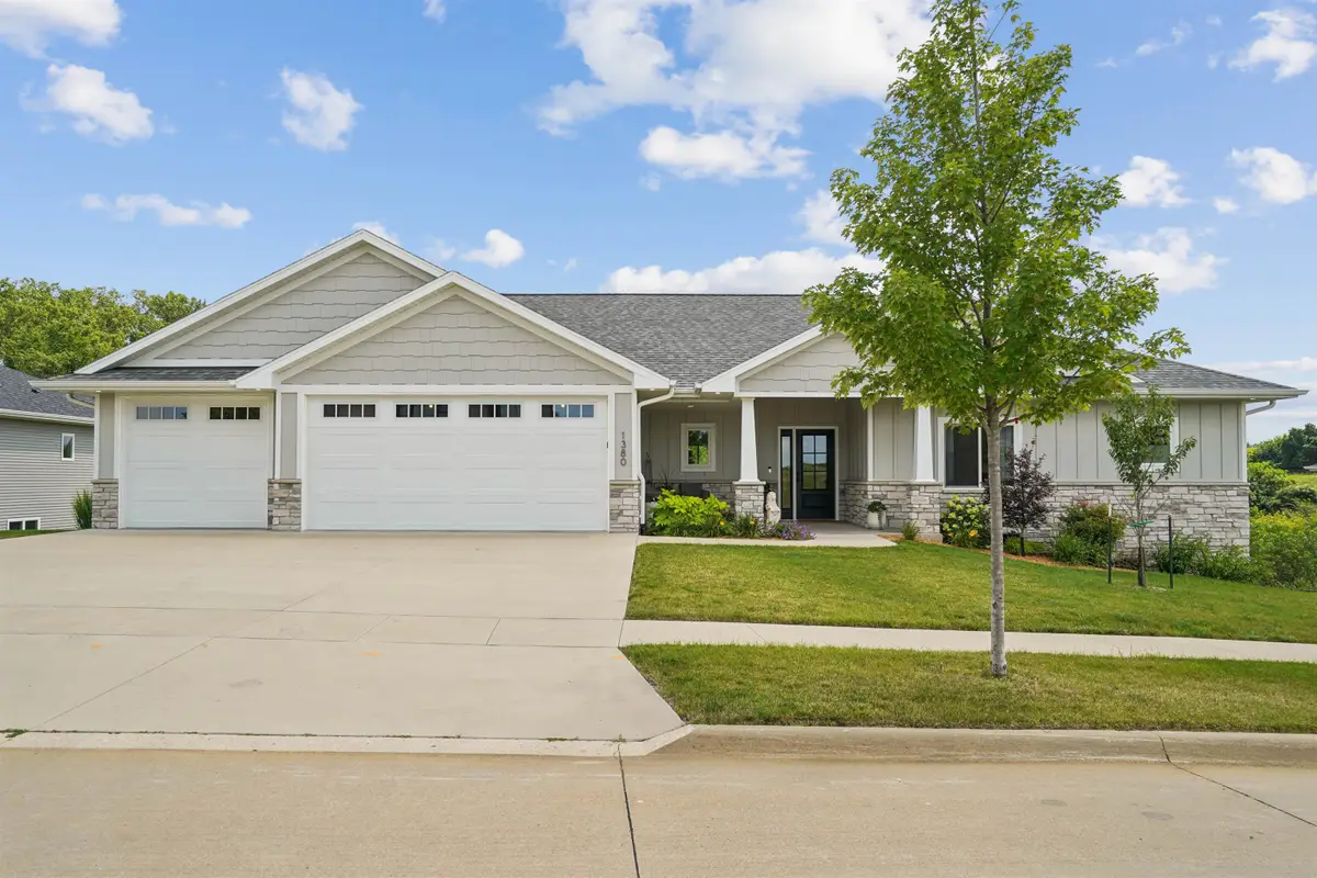 1380 Cedar Trail, Dubuque, IA 52003 - #1