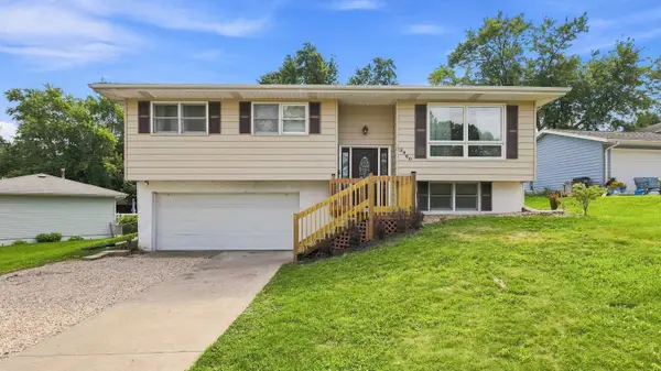 3460 Sunset Park Circle, Dubuque, IA 52002
