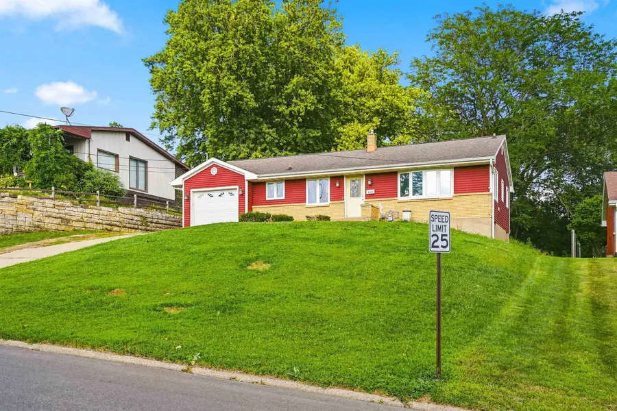 360 Julien Dubuque Drive, Dubuque, IA 52003 - #3