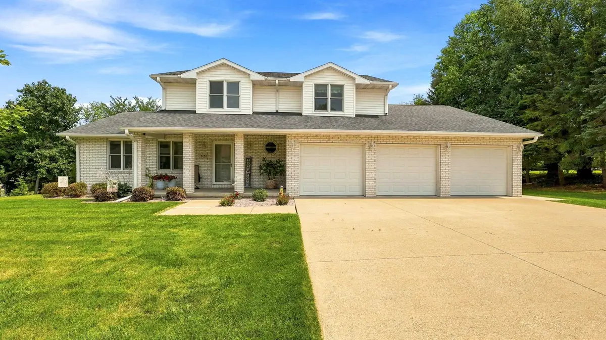 3188 Highland Park Drive, Dubuque, IA 52001-0000 - #1