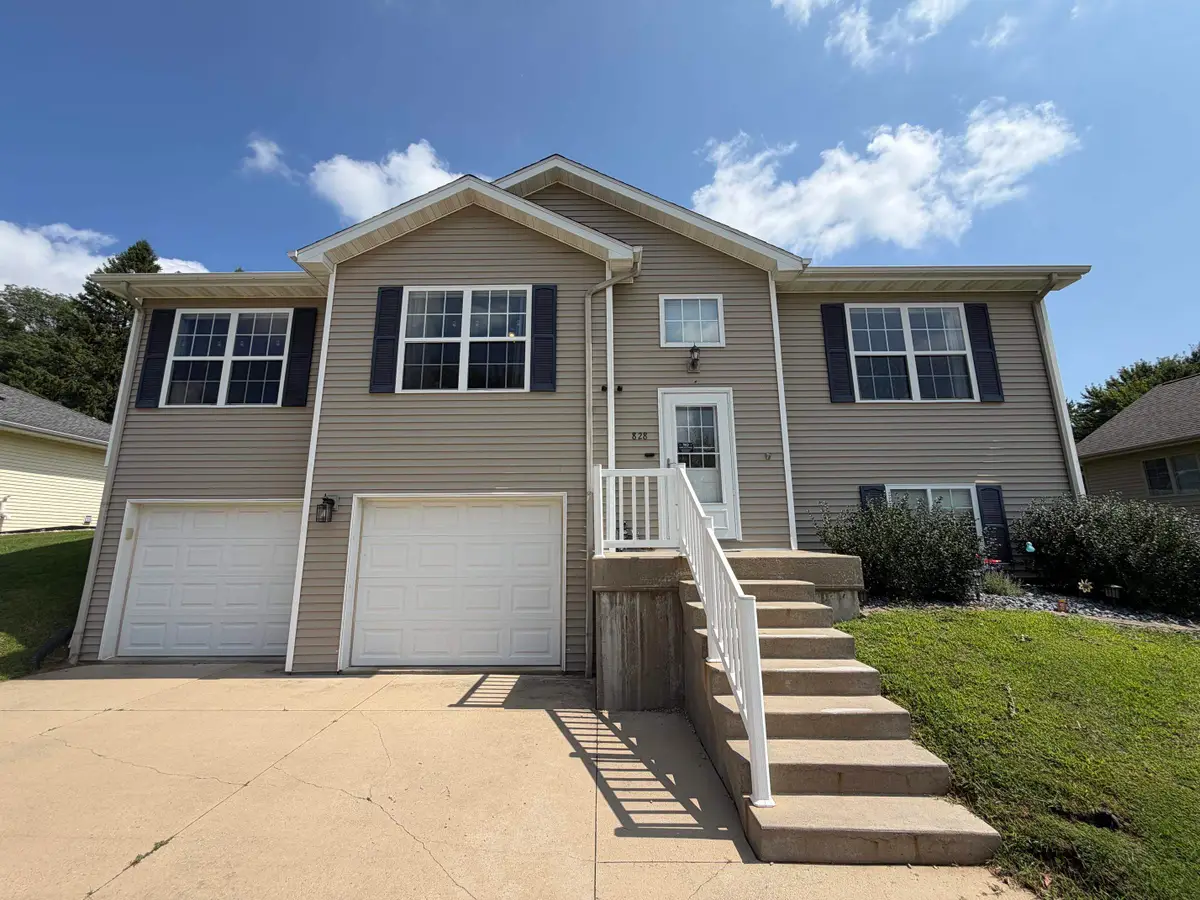 828 Patricia Ann Drive, Dubuque, IA 52003 - #1