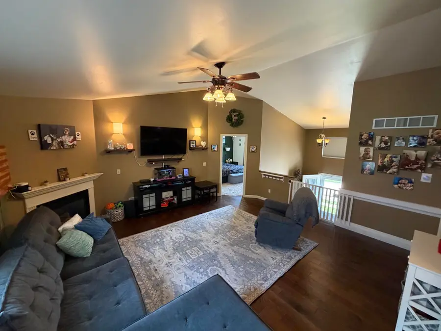 828 Patricia Ann Drive, Dubuque, IA 52003 - #2