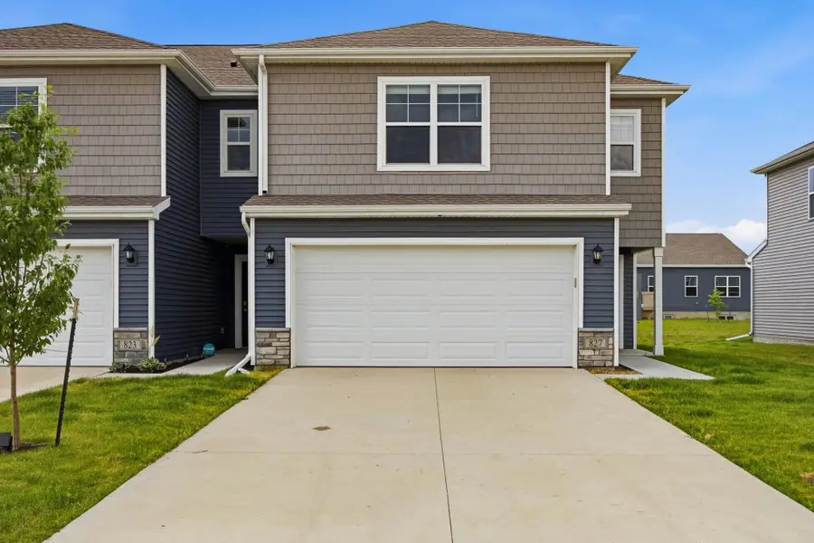 827 Oak Drive, Palo, IA 52324 - #2