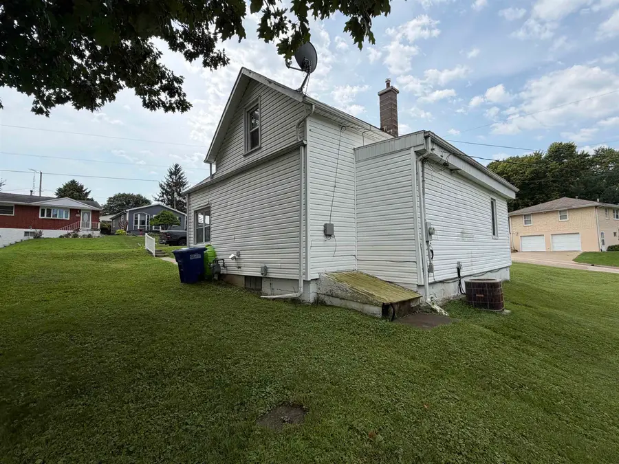 2891 Indiana Avenue, Dubuque, IA 52001 - #2