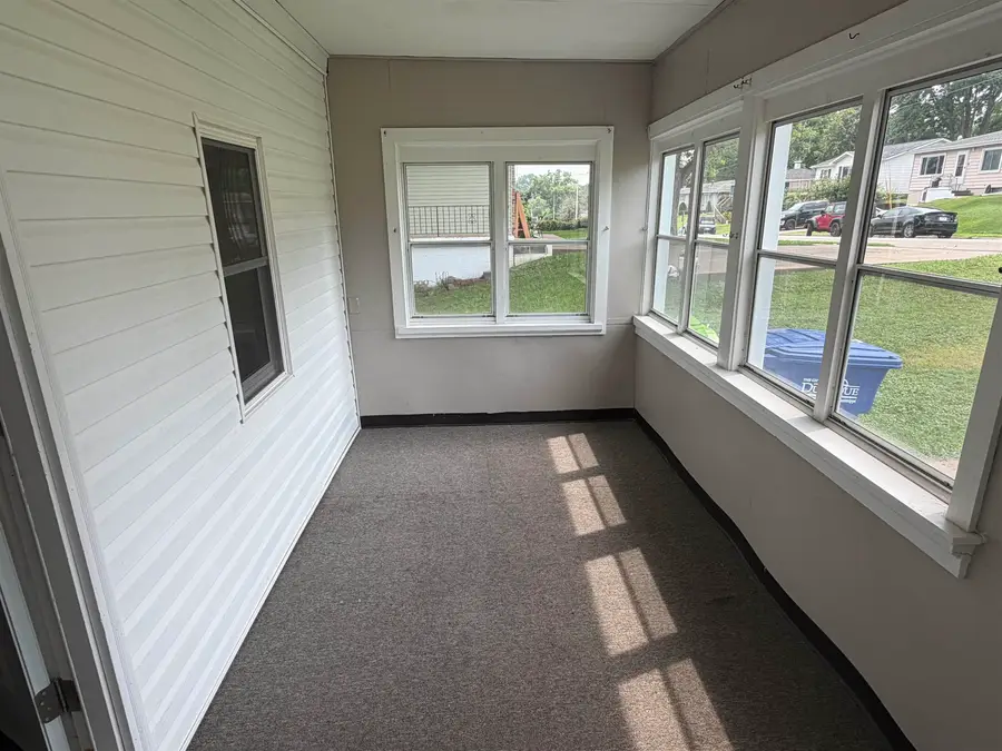 2891 Indiana Avenue, Dubuque, IA 52001 - #3