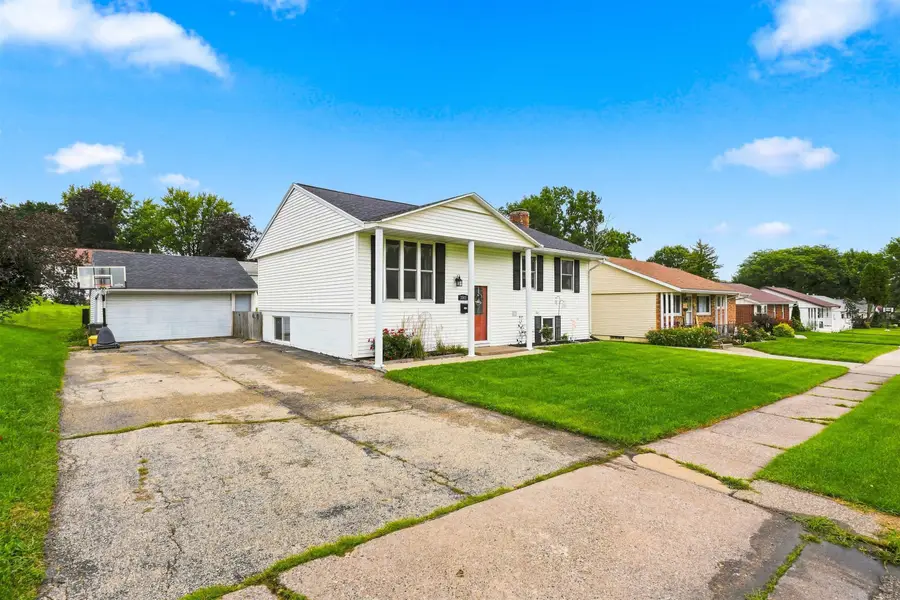 3561 Key Corners Street, Dubuque, IA 52002 - #2