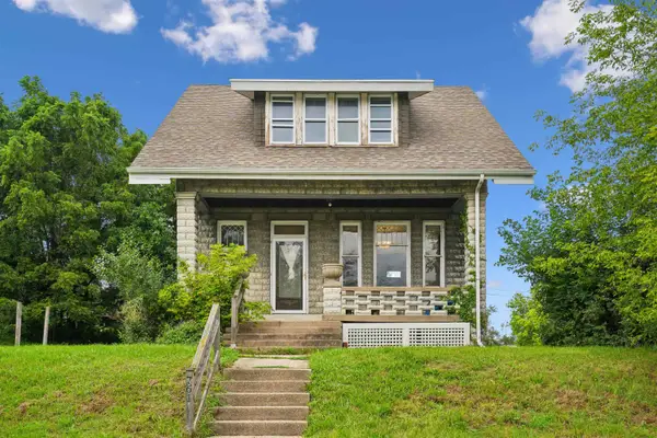 761 Cottage Place, Dubuque, IA 52001