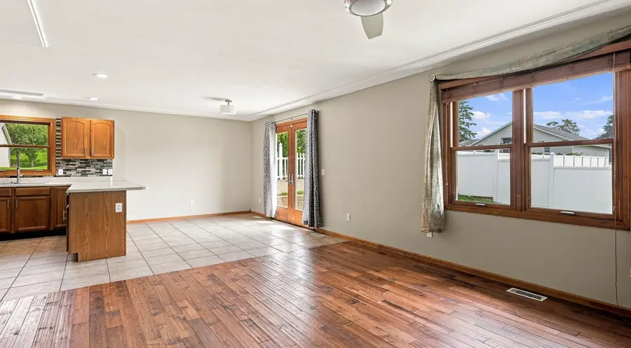 2300 Trenton Road, Dubuque, IA 52002 - #3